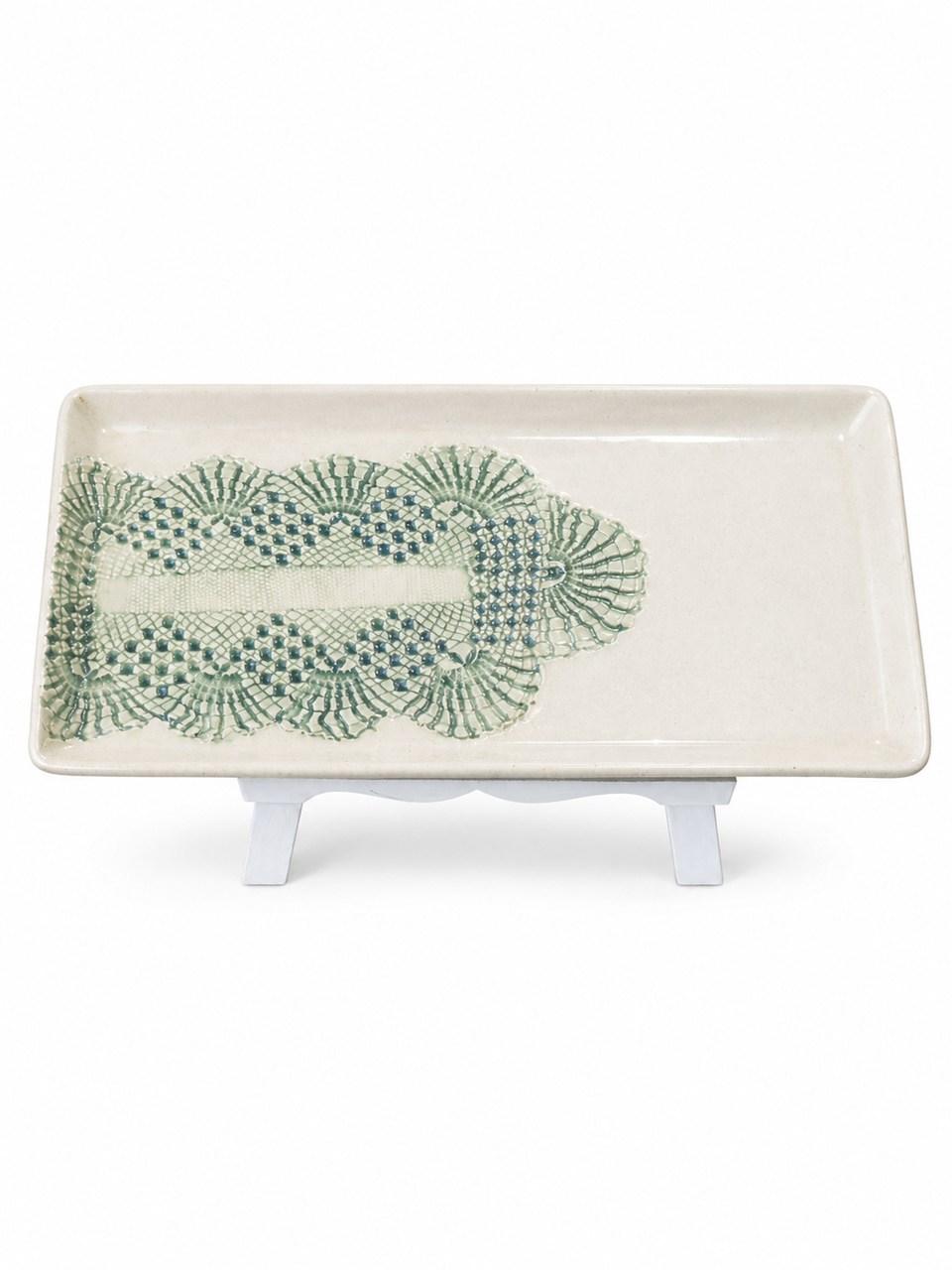 Travessa Decorativa em Cerâmica Esmaltada – Textura em Renda